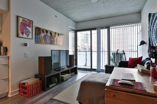 405 - 185 Roehampton Ave, Condo with 1 bedrooms, 1 bathrooms and 0 parking in Toronto ON | Image 3