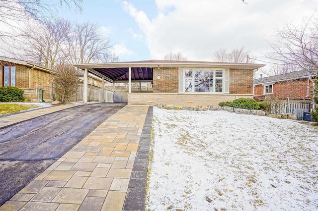 71 Shippigan Cres, House detached with 3 bedrooms, 3 bathrooms and 5 parking in Toronto ON | Image 1