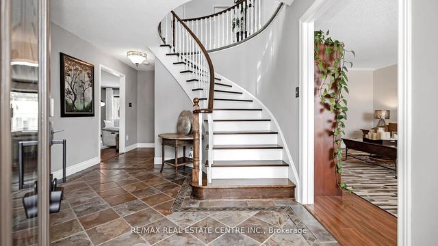 19 Montgomery Sq, House detached with 4 bedrooms, 3 bathrooms and 9 parking in Brampton ON | Image 31