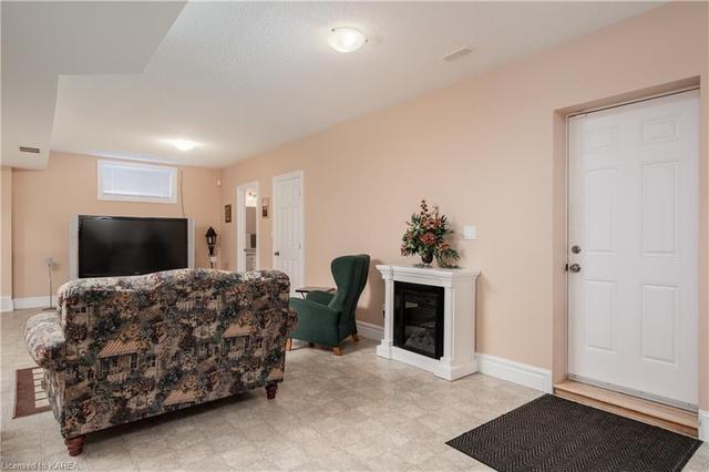 1363 Sierra Avenue, House detached with 2 bedrooms, 3 bathrooms and 8 parking in Kingston ON | Image 30