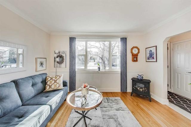10 Davidson Ave, House detached with 2 bedrooms, 1 bathrooms and 2 parking in Toronto ON | Image 37