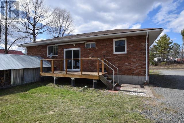 1462 17 Hwy, House detached with 3 bedrooms, 1 bathrooms and null parking in The North Shore ON | Image 4