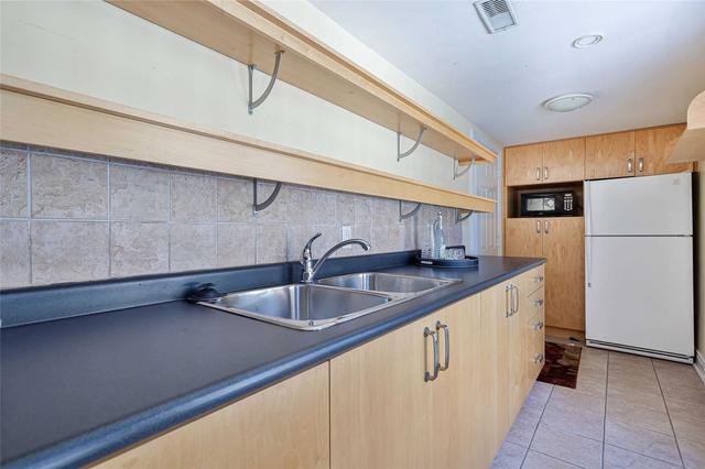 35f Spruce St, House attached with 2 bedrooms, 3 bathrooms and 2 parking in Toronto ON | Image 26