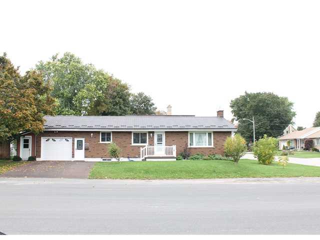 336 13th Ave, House detached with 2 bedrooms, 2 bathrooms and null parking in Hanover ON | Image 1