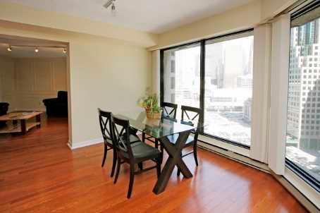 1613 - 55 Harbour Sq, Condo with 2 bedrooms, 2 bathrooms and 1 parking in Toronto ON | Image 4