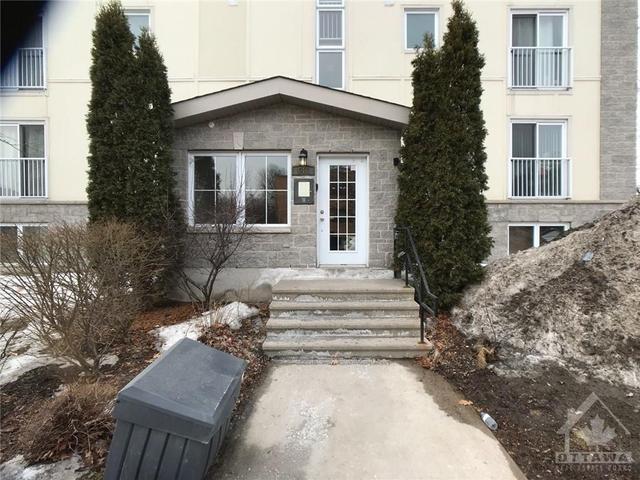 202 - 646 Cummings Avenue, Condo with 2 bedrooms, 2 bathrooms and 1 parking in Ottawa ON | Image 2
