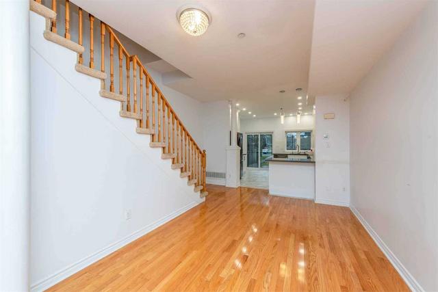 main - 964 The Queensway, House attached with 3 bedrooms, 3 bathrooms and 2 parking in Toronto ON | Image 26