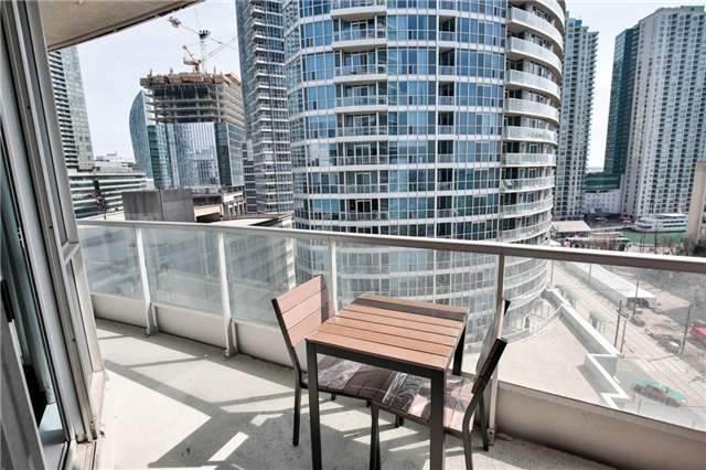 1002 - 218 Queens Quay W, Condo with 2 bedrooms, 2 bathrooms and 1 parking in Toronto ON | Image 10