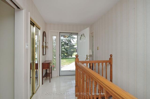 157 Sweeney Dr, House detached with 3 bedrooms, 3 bathrooms and 6 parking in Toronto ON | Image 29