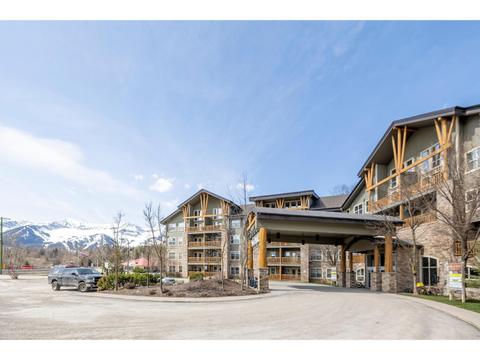 307 - 1500 Mcdonald Avenue, Condo with 2 bedrooms, 2 bathrooms and null parking in Fernie BC | Card Image