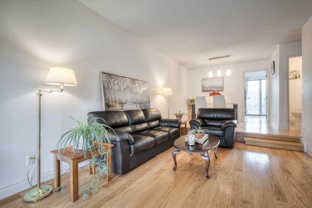 3 - 10 Reidmount Ave, Townhouse with 3 bedrooms, 2 bathrooms and 2 parking in Toronto ON | Image 12