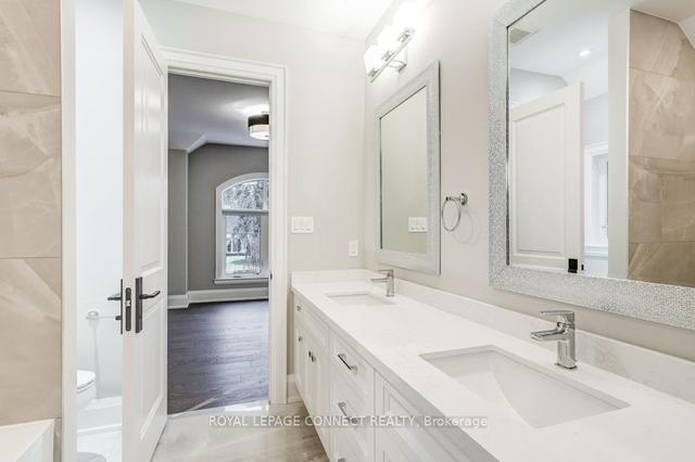 21 Esposito Crt, House detached with 4 bedrooms, 5 bathrooms and 6 parking in Toronto ON | Image 19