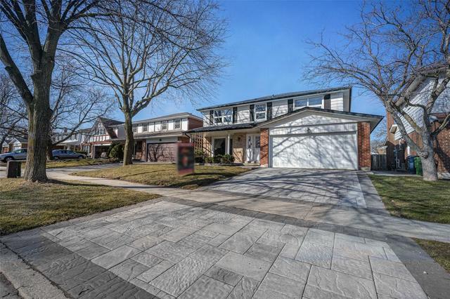 74 Deerbrook Tr, House detached with 5 bedrooms, 3 bathrooms and 4 parking in Toronto ON | Image 1