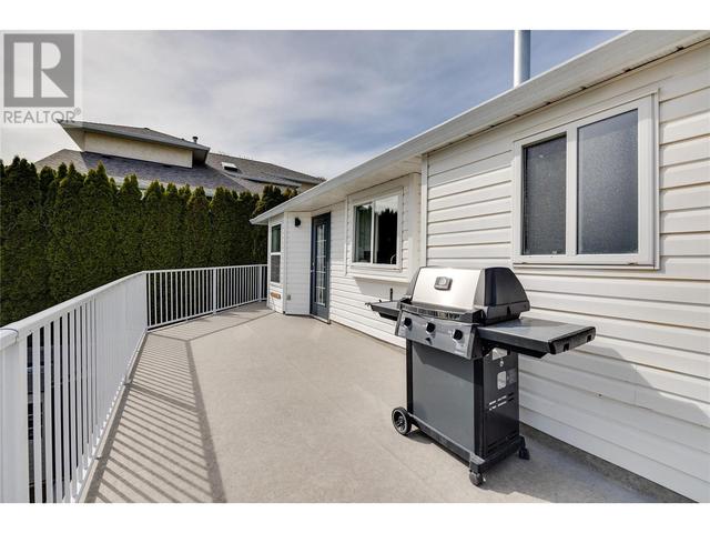 2161 Shamrock Drive, House detached with 4 bedrooms, 2 bathrooms and 2 parking in West Kelowna BC | Image 28