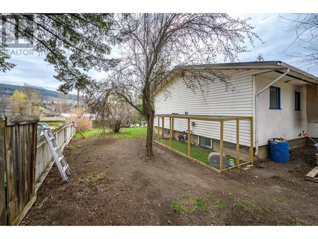 11901 Kalamalka Road, House detached with 5 bedrooms, 2 bathrooms and 2 parking in Coldstream BC | Image 47