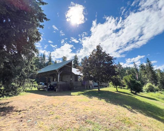 589 Sagacious Road, House detached with 2 bedrooms, 1 bathrooms and null parking in Columbia Shuswap B BC | Image 28