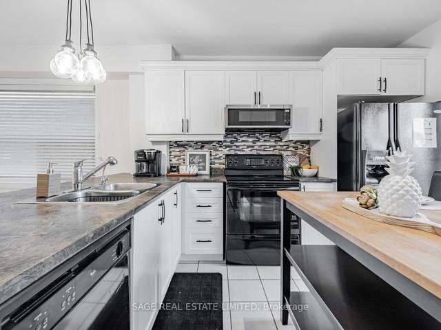 30 Bushey Ave, House detached with 3 bedrooms, 2 bathrooms and 2 parking in Toronto ON | Image 7