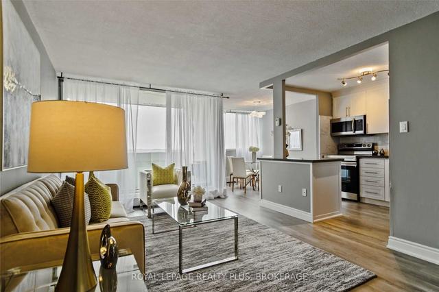 1903 - 530 Lolita Gdns, Condo with 3 bedrooms, 1 bathrooms and 2 parking in Mississauga ON | Image 6