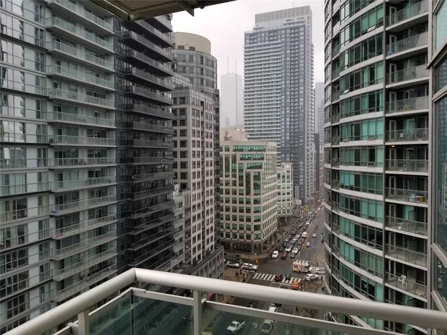 1803 - 381 Front St W, Condo with 2 bedrooms, 2 bathrooms and 1 parking in Toronto ON | Image 3