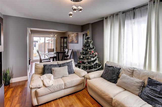 21 Hallcrown Crt W, House detached with 3 bedrooms, 2 bathrooms and 3 parking in Brampton ON | Image 36