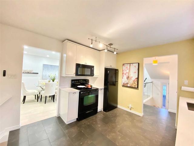 4216 Jefton Cres, House semidetached with 3 bedrooms, 3 bathrooms and 4 parking in Mississauga ON | Image 4