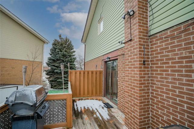 27 Newlyn Cres, House semidetached with 3 bedrooms, 2 bathrooms and 3 parking in Brampton ON | Image 31