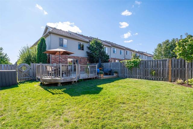 84 Washburn Dr, House attached with 3 bedrooms, 3 bathrooms and 3 parking in Guelph ON | Image 10