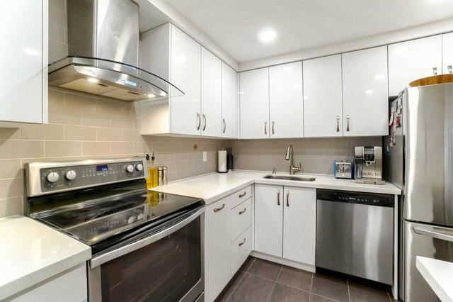 142 - 2 Valhalla Inn Rd, Condo with 3 bedrooms, 3 bathrooms and 1 parking in Toronto ON | Image 31