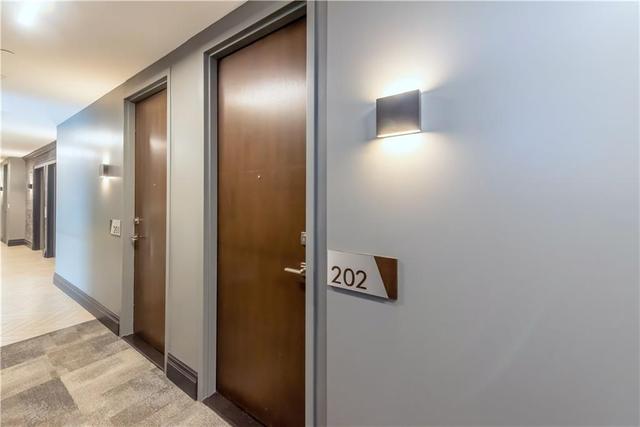 202 - 101 Locke Street S, Condo with 2 bedrooms, 2 bathrooms and null parking in Hamilton ON | Image 9
