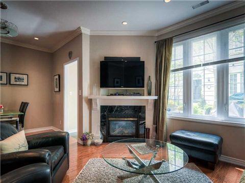 th406 - 31 Avondale Ave, Townhouse with 2 bedrooms, 3 bathrooms and 1 parking in Toronto ON | Image 6