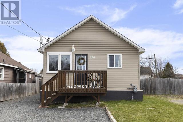 128 Mcfadden Ave, House detached with 3 bedrooms, 2 bathrooms and null parking in Sault Ste. Marie ON | Image 2