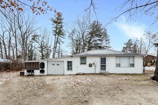 38 Laidlaw St, House detached with 3 bedrooms, 1 bathrooms and 4 parking in Wasaga Beach ON | Image 7