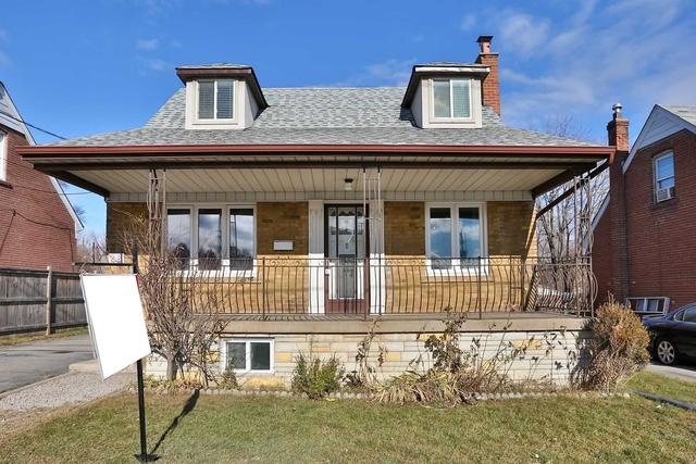 28 Walsh Ave, House detached with 3 bedrooms, 3 bathrooms and 7 parking in Toronto ON | Image 1