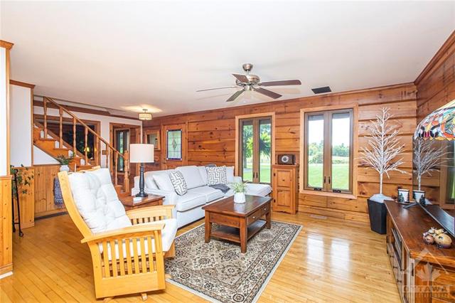 195 Bush Road, House detached with 4 bedrooms, 2 bathrooms and 10 parking in Rideau Lakes ON | Image 7