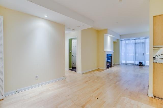 360 - 32 Stadium Rd, Townhouse with 2 bedrooms, 2 bathrooms and 1 parking in Toronto ON | Image 5