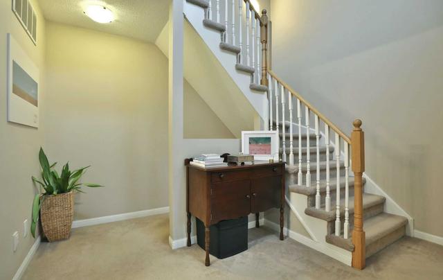 th 1011 - 18 Laidlaw St, Townhouse with 2 bedrooms, 2 bathrooms and 1 parking in Toronto ON | Image 7