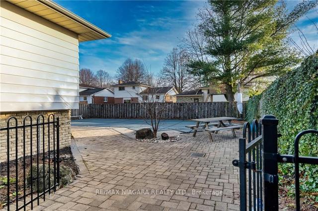 26 Lakebreeze Cres, House detached with 3 bedrooms, 2 bathrooms and 5 parking in St. Catharines ON | Image 27