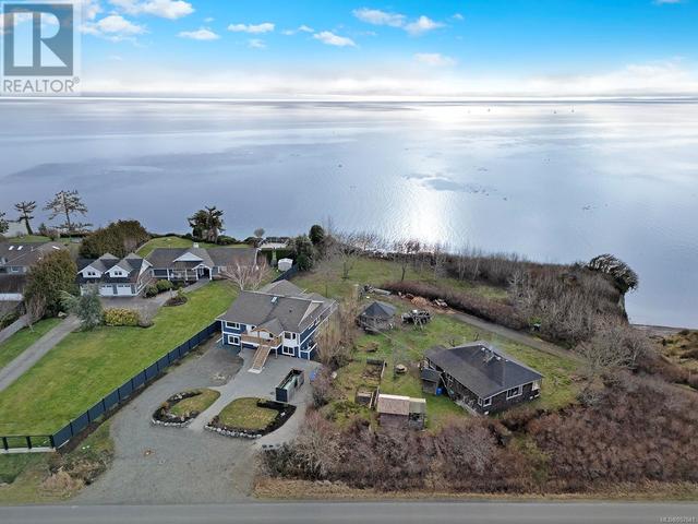 1027 Kye Bay Rd, House detached with 5 bedrooms, 5 bathrooms and 4 parking in Comox BC | Image 12