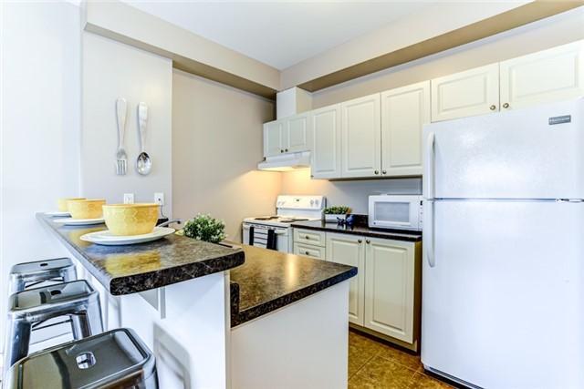 310 - 1 Sidney Lane, Condo with 2 bedrooms, 1 bathrooms and 1 parking in Clarington ON | Image 8