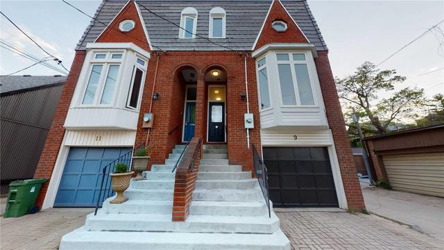 9 Shaftesbury Pl, House semidetached with 2 bedrooms, 3 bathrooms and 1 parking in Toronto ON | Image 1