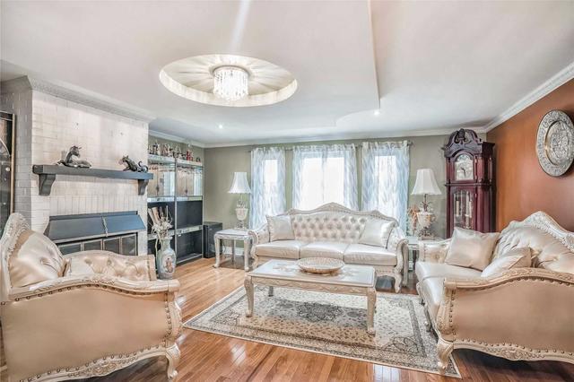 157 Hupfield Tr, House detached with 4 bedrooms, 4 bathrooms and 6 parking in Toronto ON | Image 9