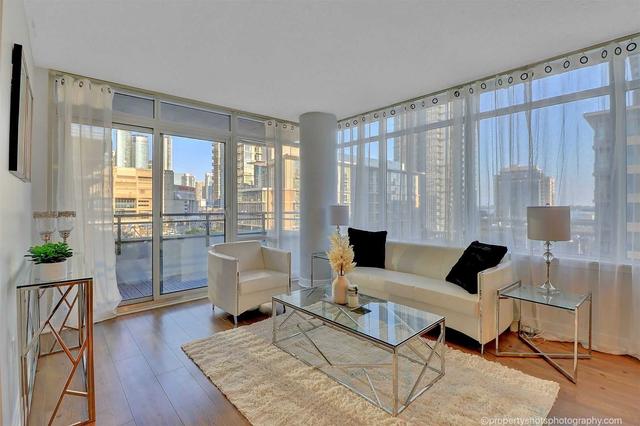 319 - 4k Spadina Ave, Condo with 2 bedrooms, 2 bathrooms and 1 parking in Toronto ON | Image 1