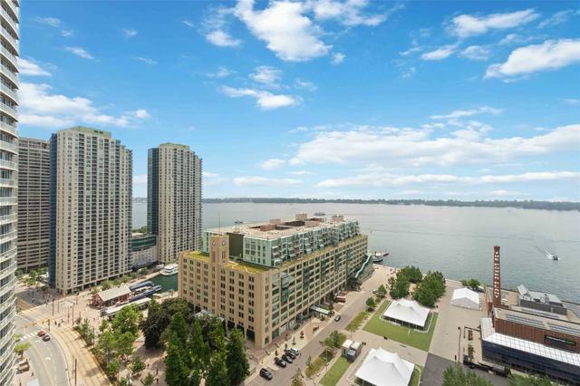 2206 - 218 Queens Quay W, Condo with 1 bedrooms, 1 bathrooms and 0 parking in Toronto ON | Image 1