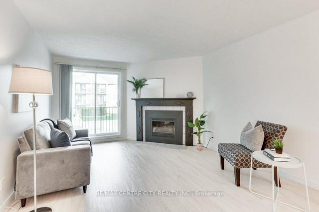 203 - 737 Deveron Cres, Condo with 2 bedrooms, 1 bathrooms and 1 parking in London ON | Image 6