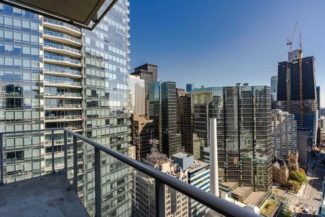 2808 - 126 Simcoe St, Condo with 3 bedrooms, 2 bathrooms and 1 parking in Toronto ON | Image 28