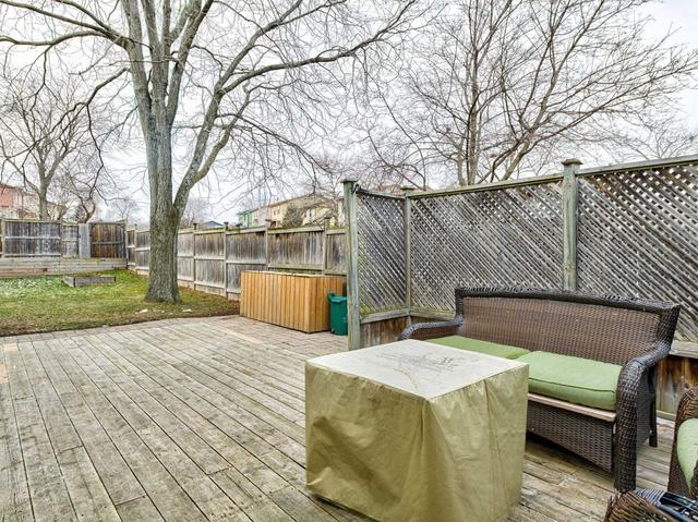 2304 Middlesmoor Cres, House semidetached with 3 bedrooms, 3 bathrooms and 5 parking in Burlington ON | Image 28