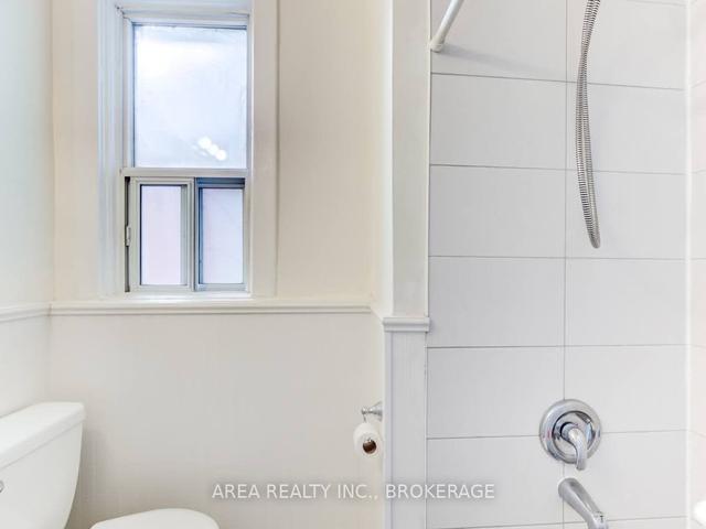 upper - 11 Salisbury Ave, House attached with 2 bedrooms, 1 bathrooms and 0 parking in Toronto ON | Image 4