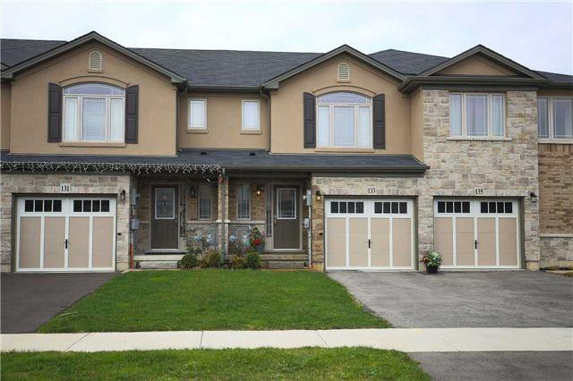 133 Westbank Tr, House attached with 3 bedrooms, 3 bathrooms and 1 parking in Hamilton ON | Image 2