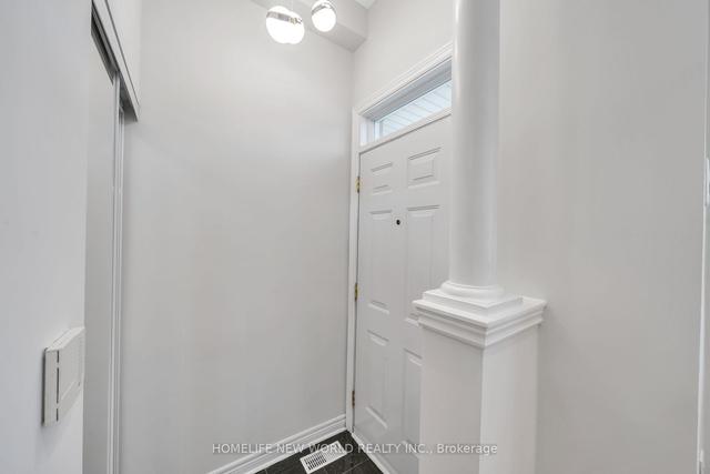 66f Finch Ave W, Townhouse with 3 bedrooms, 3 bathrooms and 2 parking in Toronto ON | Image 12