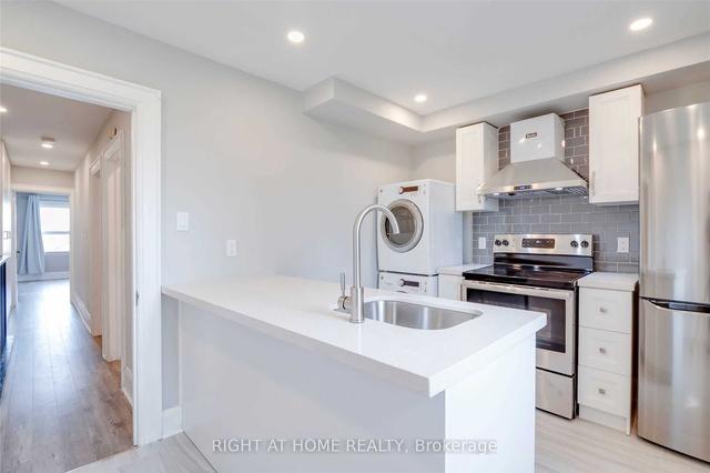 2023 Dufferin St, House semidetached with 3 bedrooms, 2 bathrooms and 3 parking in Toronto ON | Image 9
